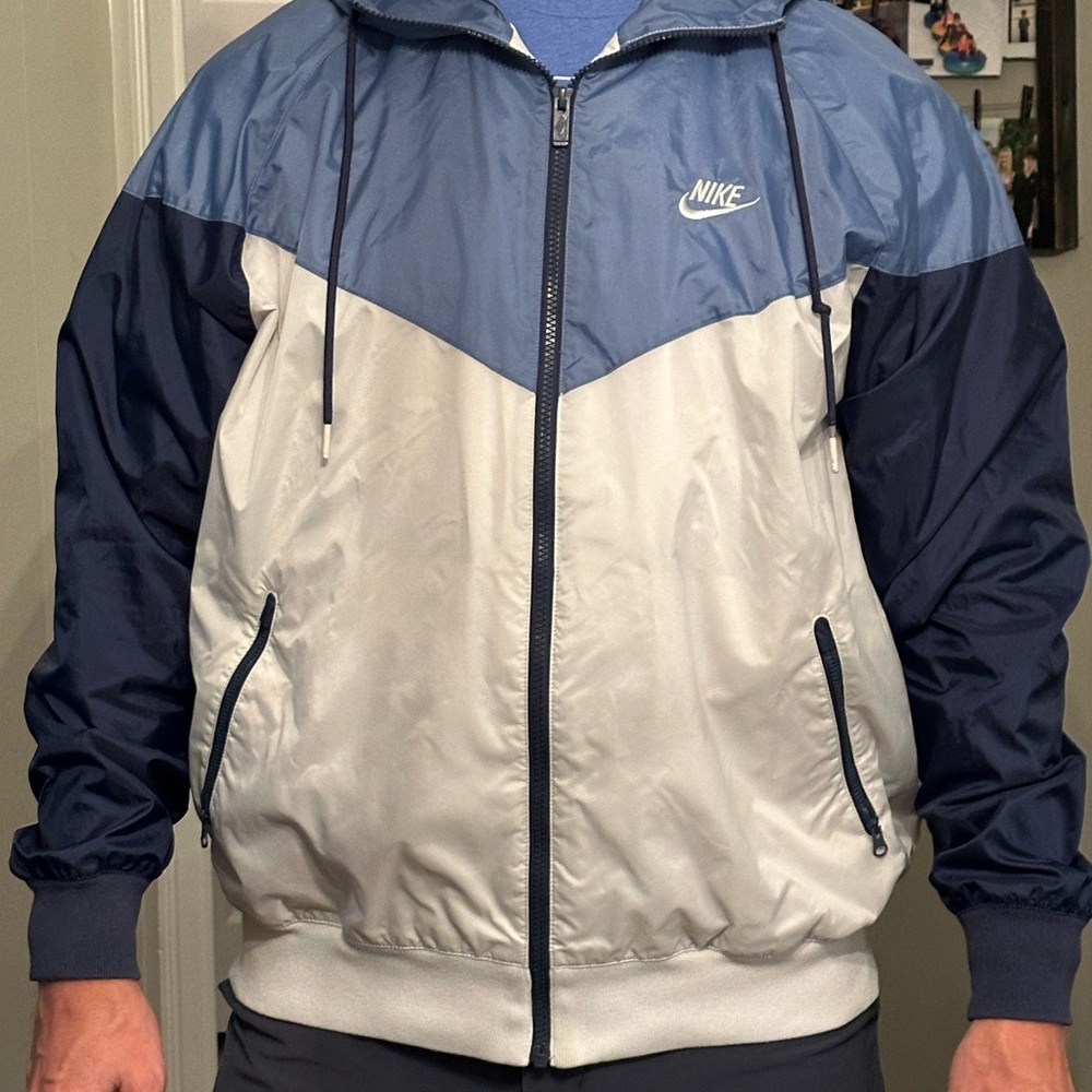 Nike Men's Two-Tone Windbreaker Jacket Like New Condition 💙🤍🩶